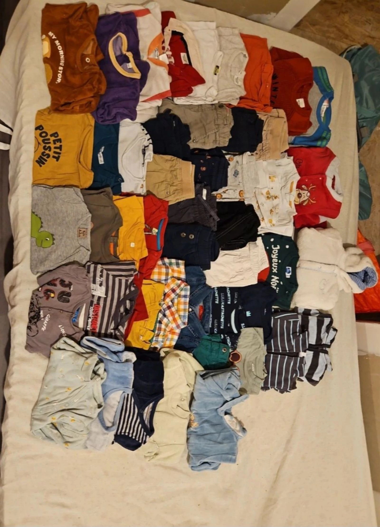 Gros lot complet vêtements 6 mois 